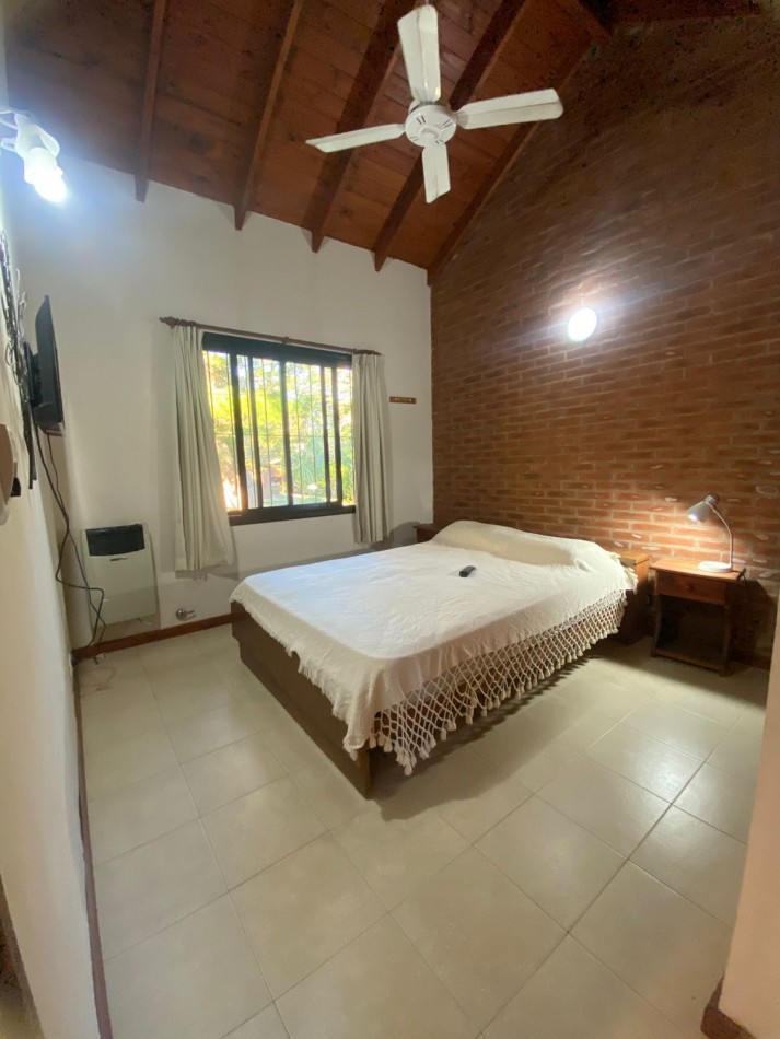 Chalet en golf pinamar, con hermoso parque, para 5 personas.