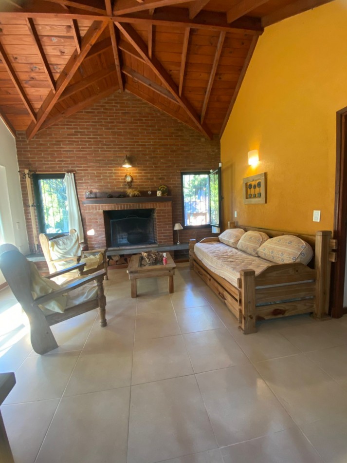 Chalet en golf pinamar, con hermoso parque, para 5 personas.