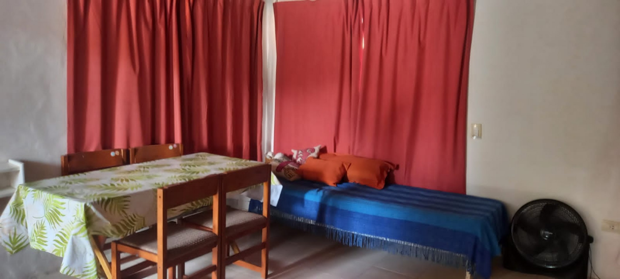 CASA EN MAR DE OSTENDE, ALQUILER TEMPORARIO A 500 METROS DE LA PLAYA.