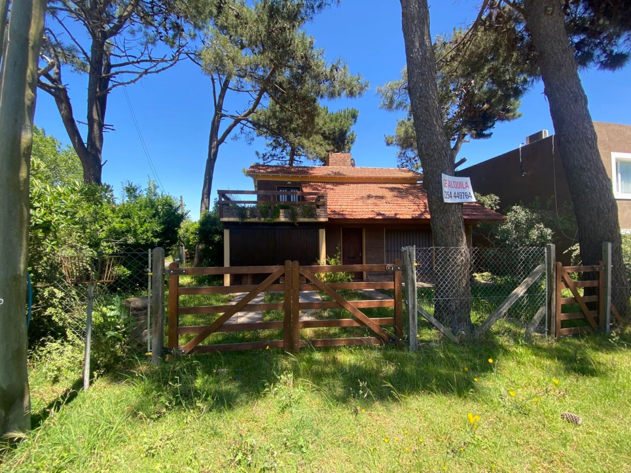 CASA EN MAR DE OSTENDE, A 400 METROS DE LA PLAYA.