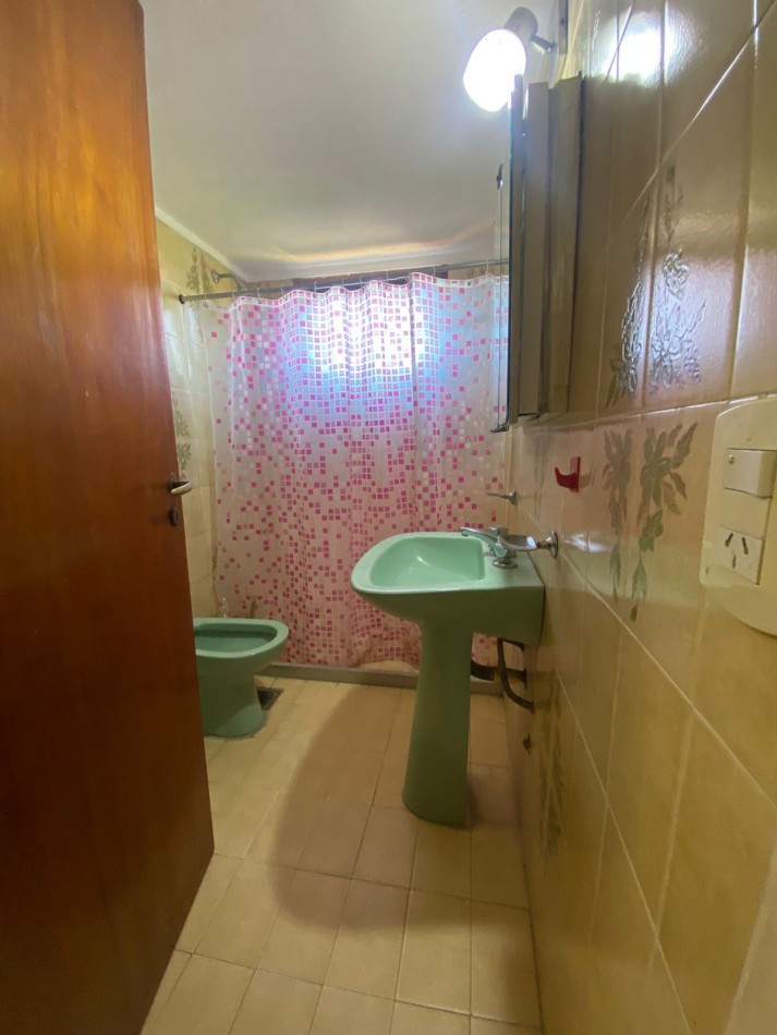 CASA EN MAR DE OSTENDE, A 400 METROS DE LA PLAYA.