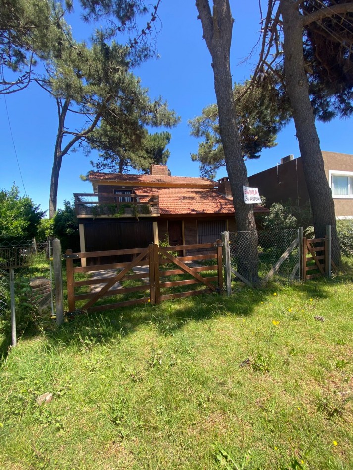 CASA EN MAR DE OSTENDE, A 400 METROS DE LA PLAYA.