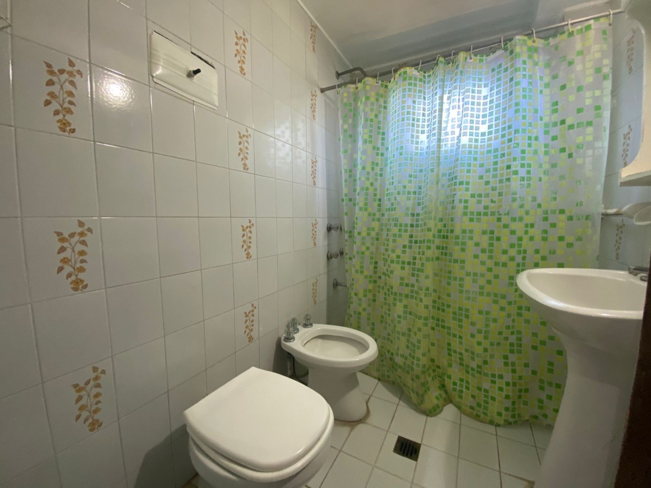 CASA EN MAR DE OSTENDE, A 400 METROS DE LA PLAYA.