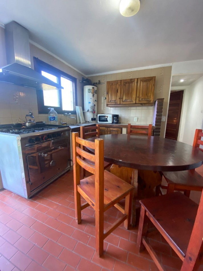 CASA EN MAR DE OSTENDE, A 400 METROS DE LA PLAYA.