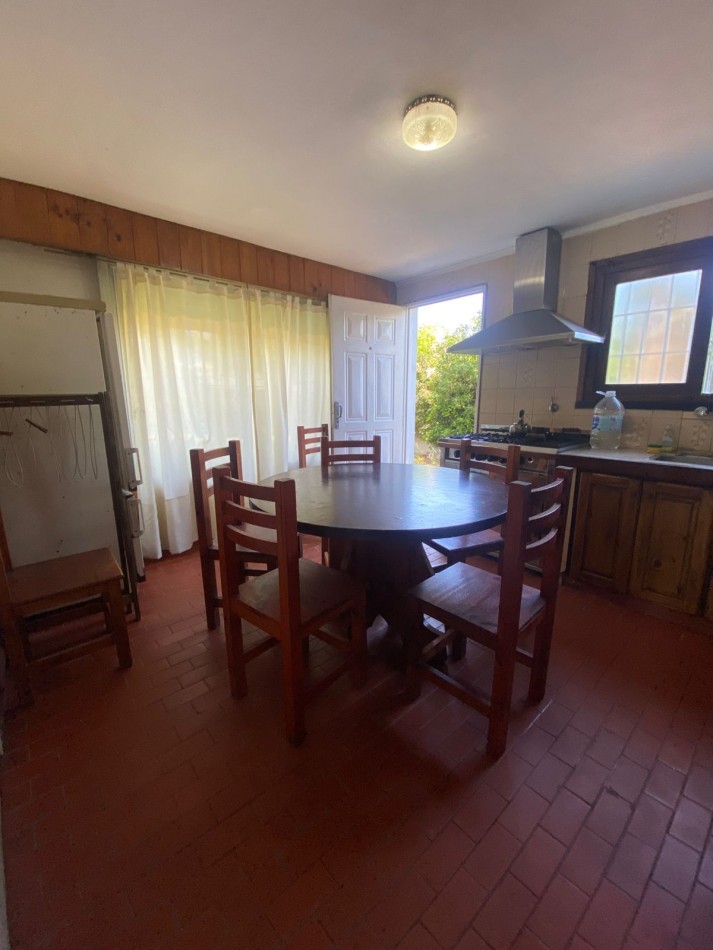 CASA EN MAR DE OSTENDE, A 400 METROS DE LA PLAYA.