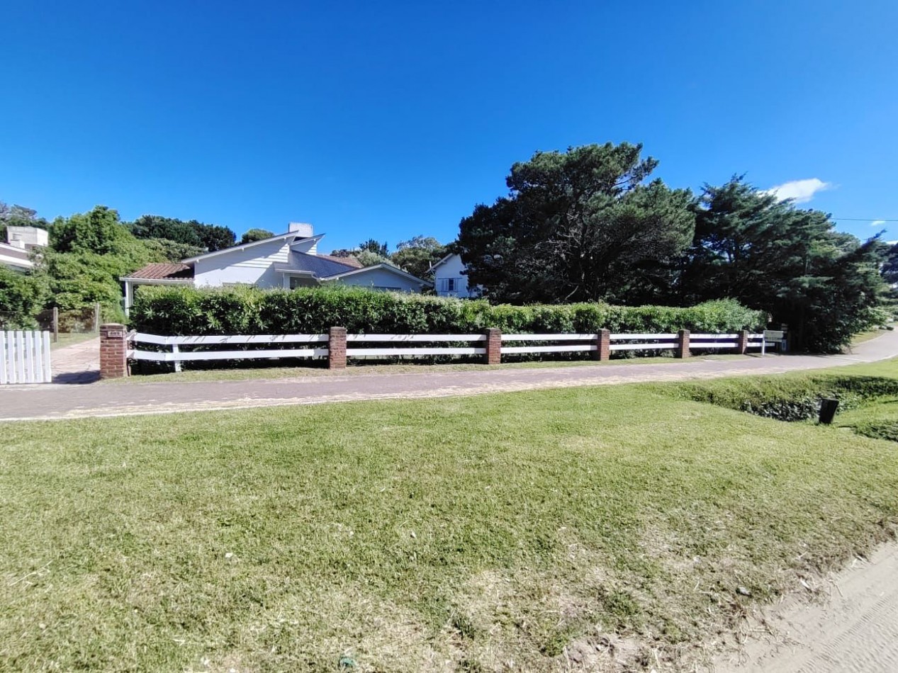 CASA EN ALQUILER TEMPORARIO EN PINAMAR CENTRO.