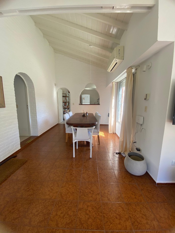 CASA EN ALQUILER TEMPORARIO EN PINAMAR CENTRO.