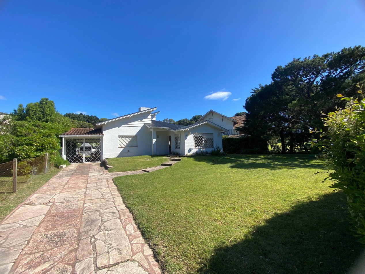 CASA EN ALQUILER TEMPORARIO EN PINAMAR CENTRO.