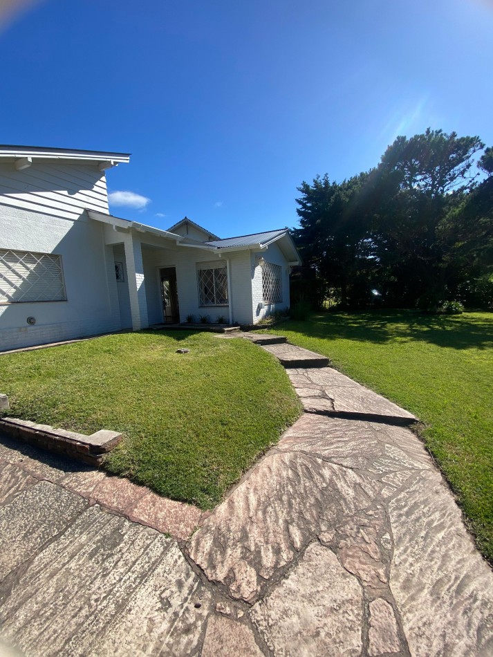CASA EN ALQUILER TEMPORARIO EN PINAMAR CENTRO.