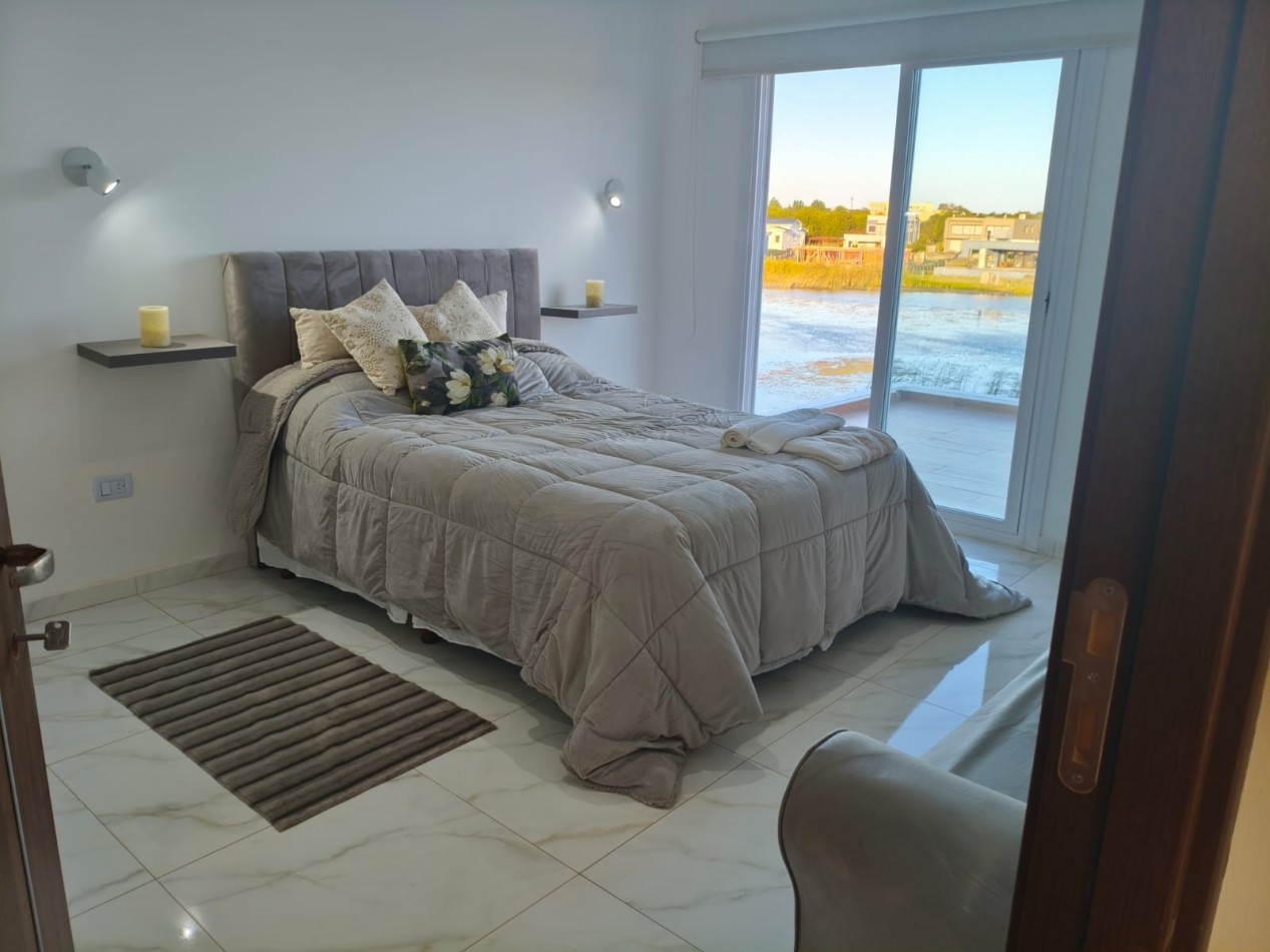 Casa en Costa esmeralda con pileta, para 14 personas.