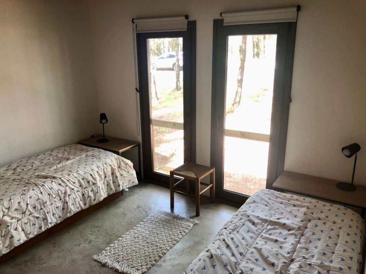 Casa en costa esmeralda, con pileta.