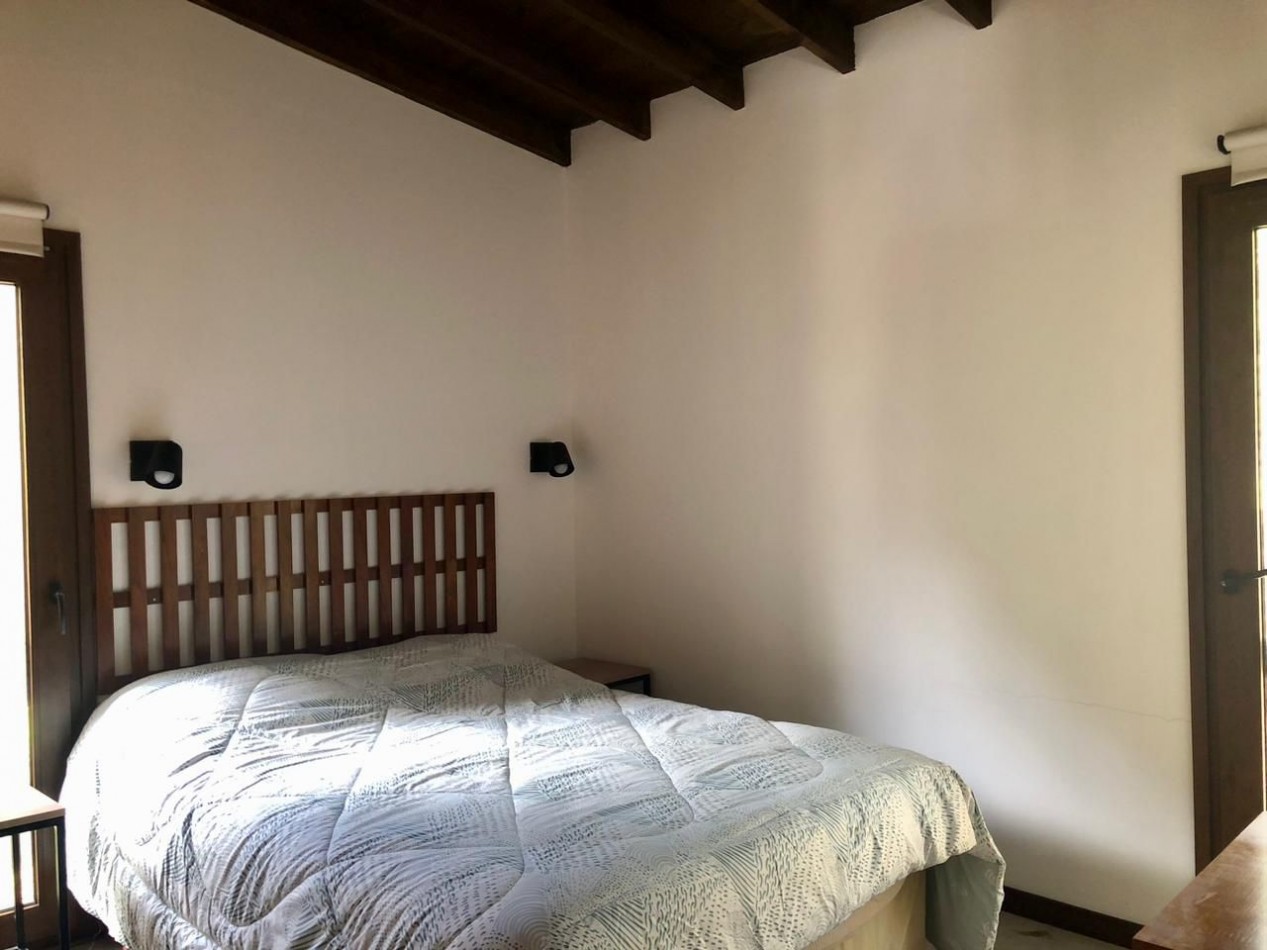 Casa en costa esmeralda, con pileta.