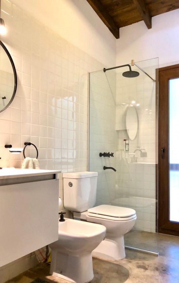 Casa en costa esmeralda, con pileta.