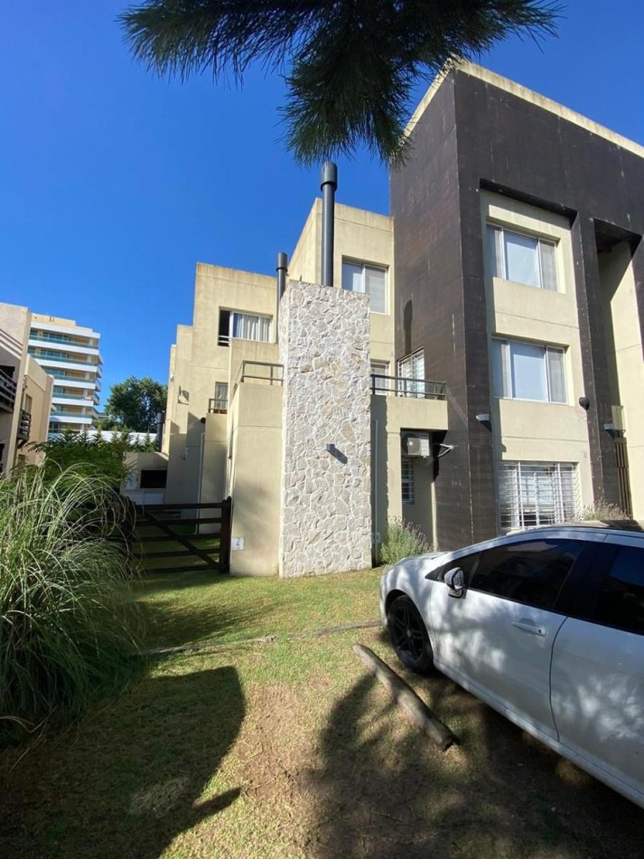 Departamento en venta, zona centrica de Pinamar.