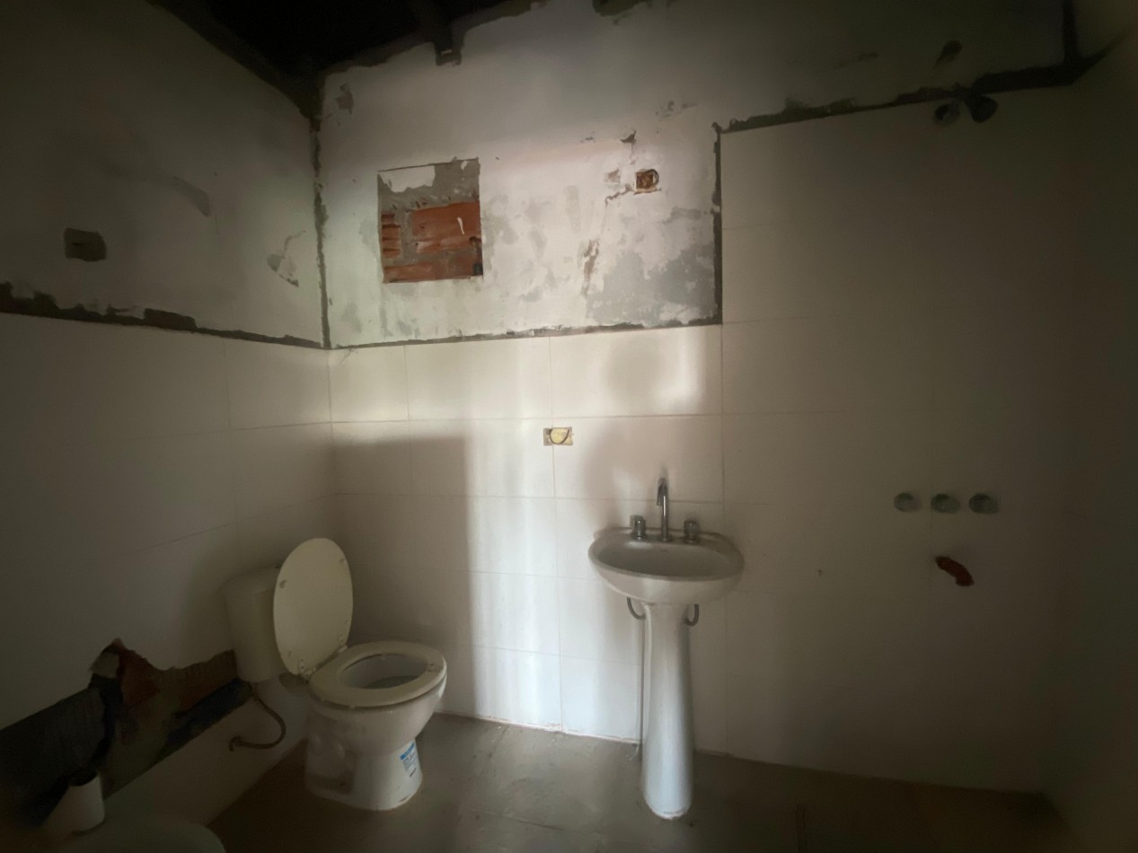 Departamento en Gral madariaga, sobre avenida principal