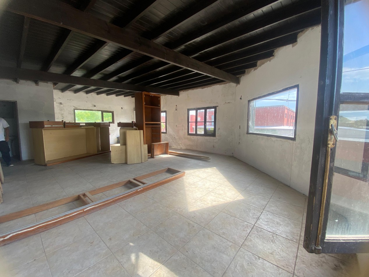 Departamento en Gral madariaga, sobre avenida principal