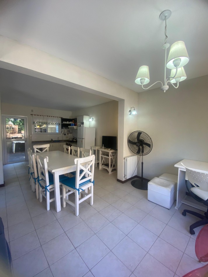 Hermoso triplex en Pinamar Norte - 3 plantas, patio y losa radiante