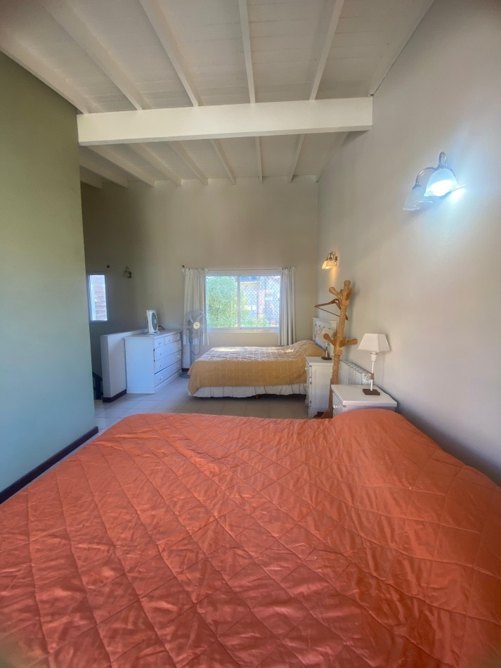 Hermoso triplex en Pinamar Norte - 3 plantas, patio y losa radiante