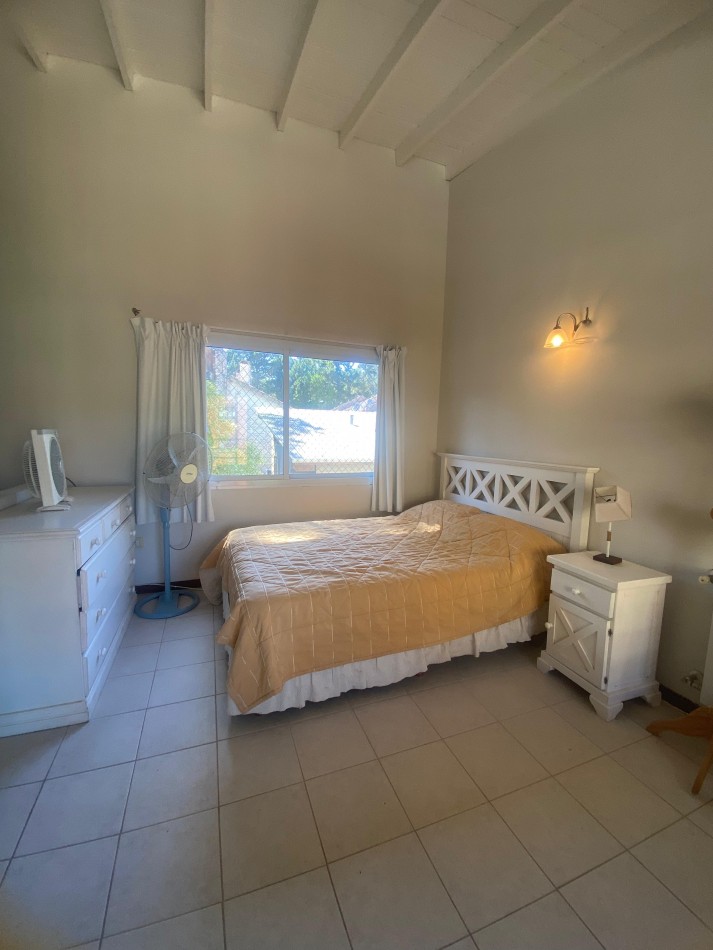 Hermoso triplex en Pinamar Norte - 3 plantas, patio y losa radiante