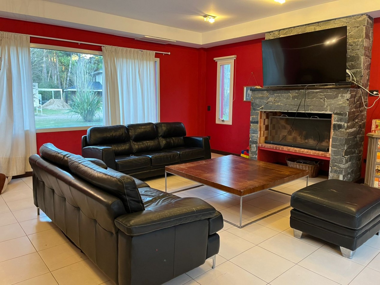 Casa de diseño en barrio privado La Herradura