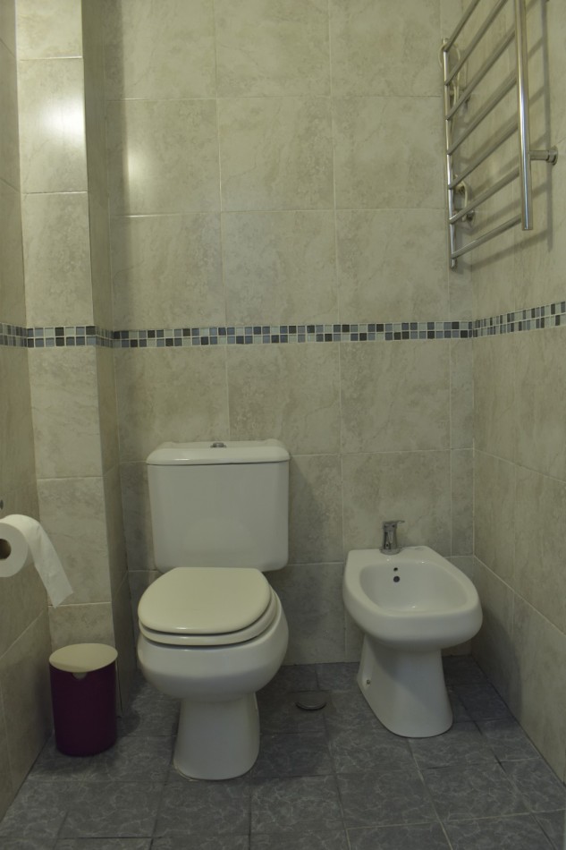 DEPARTAMENTO  VENTA PLENO CENTRO PINAMAR 