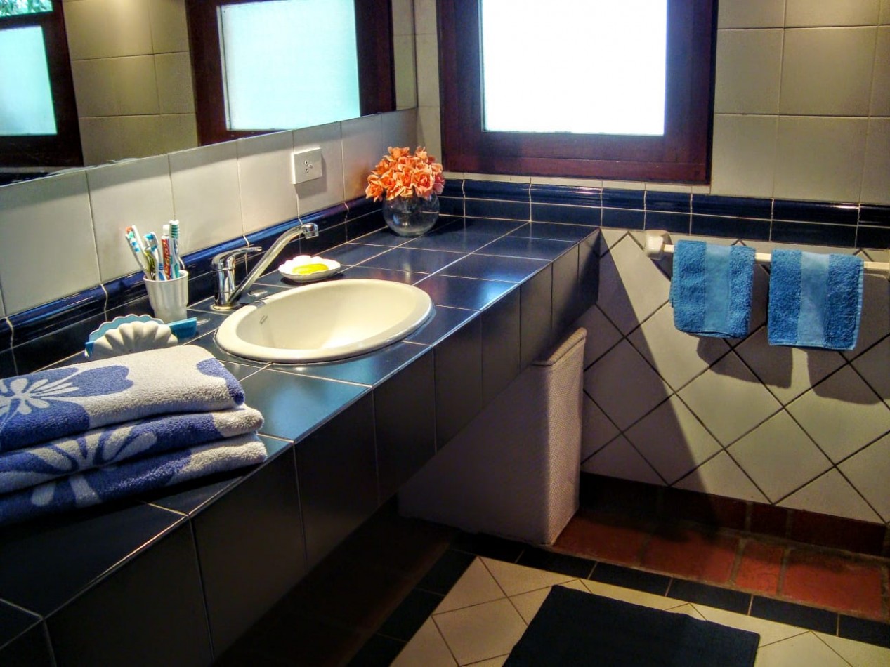 DUPLEX EN CONDOMINIO CON PILETA  VENTA  4 AMBIENTES  PINAMAR