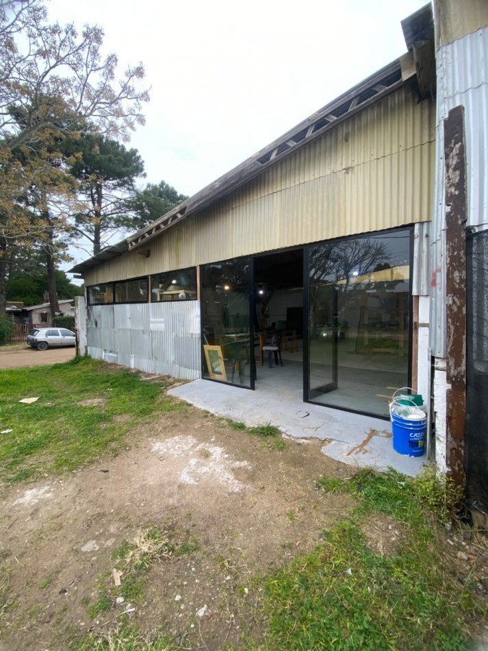 Galpon de 100 m² en Alquiler - Excelente Acceso desde Colectora Ruta 11