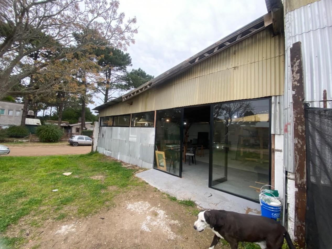 Galpon de 100 m² en Alquiler - Excelente Acceso desde Colectora Ruta 11