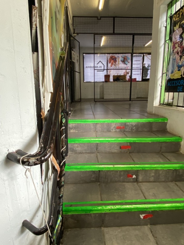 LOCALES EN OSTENDE -VENTA EN BLOQUE - GRAN OPORTUNIDAD PARA DESARROLLO COMERCIAL