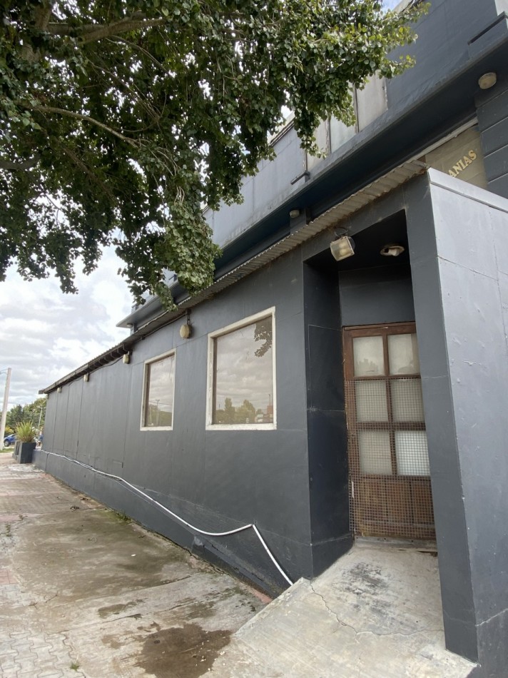 LOCALES EN OSTENDE -VENTA EN BLOQUE - GRAN OPORTUNIDAD PARA DESARROLLO COMERCIAL