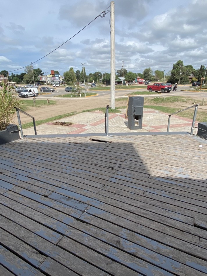 LOCALES EN OSTENDE -VENTA EN BLOQUE - GRAN OPORTUNIDAD PARA DESARROLLO COMERCIAL