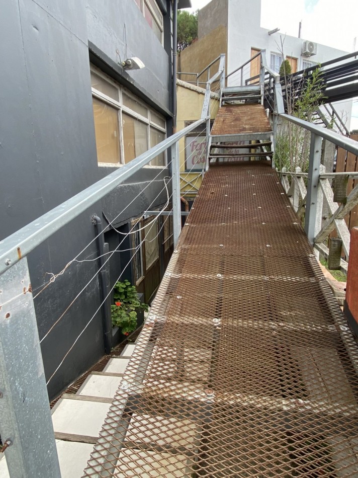 LOCALES EN OSTENDE -VENTA EN BLOQUE - GRAN OPORTUNIDAD PARA DESARROLLO COMERCIAL