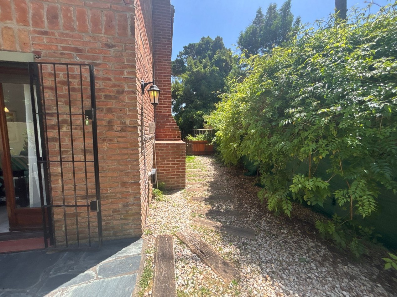 Duplex en Pinamar centro.