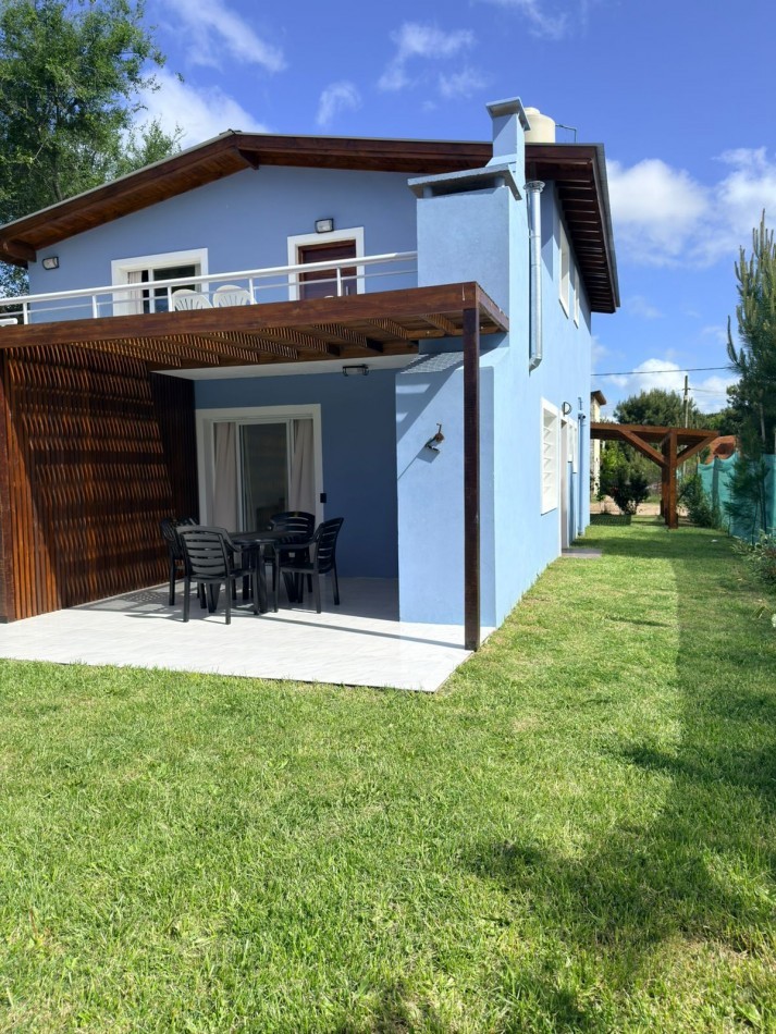 Departamento con pileta para 4 personas.