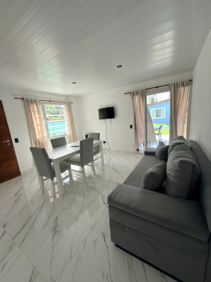 Departamento con pileta para 4 personas.