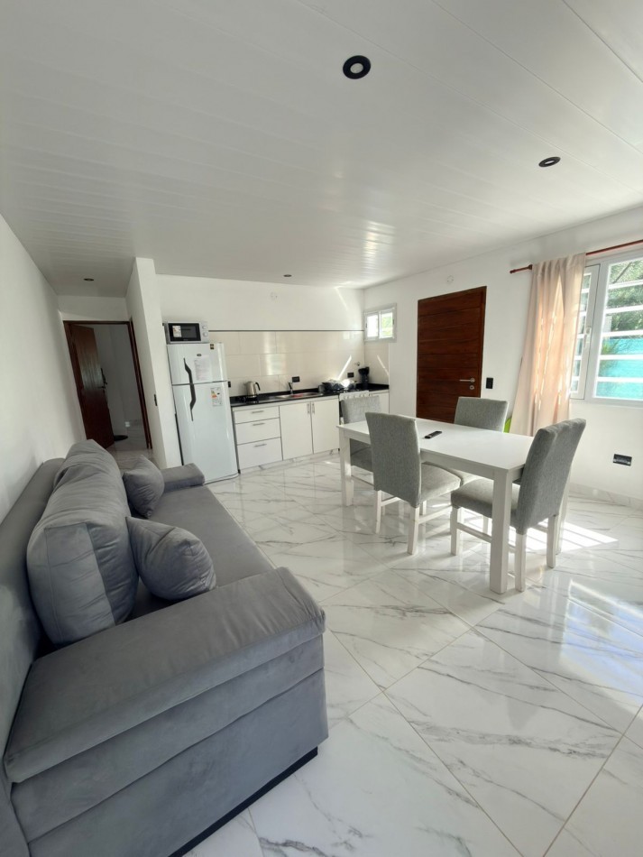 Departamento con pileta para 4 personas.