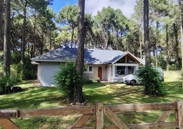 CASA EN ALQUILER TEMPORARIO, PINAMAR NORTE A 300 METROS DEL MAR.