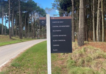 LOTE 58 -EN BARRIO BRISAS EN VILLA ROBLES -CERCANO AL MAR