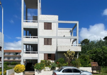 Departamento en Pinamar, a 200 metros de la playa.